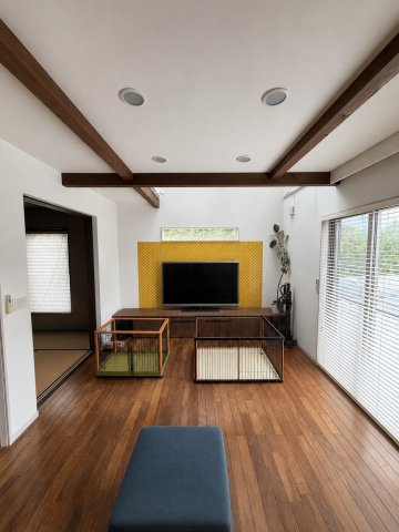 桜と蛍のいる町　富士宮市大鹿窪4SLDK　中古戸建の居間・リビング