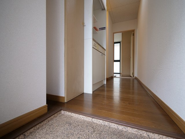 パレス下中野の玄関|※写真は別の部屋のものです。