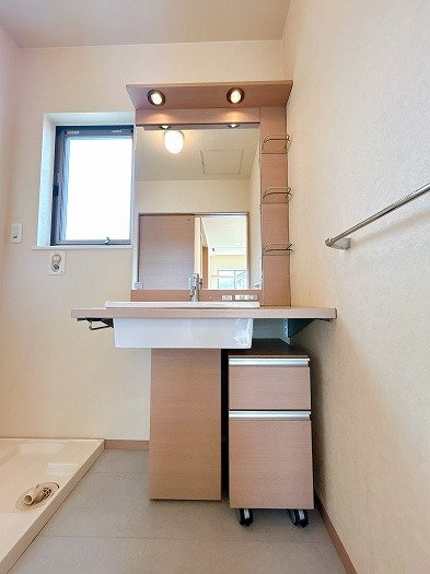 中古戸建　瑞穂市古橋　平成16年築の独立洗面台