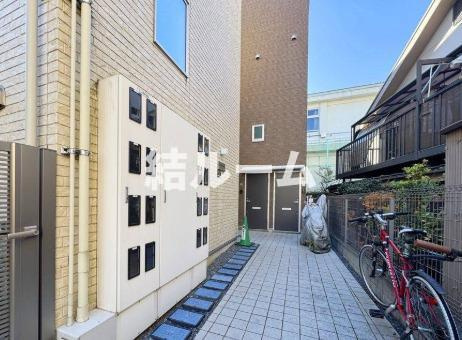板橋区板橋２丁目のアパートのエントランス
