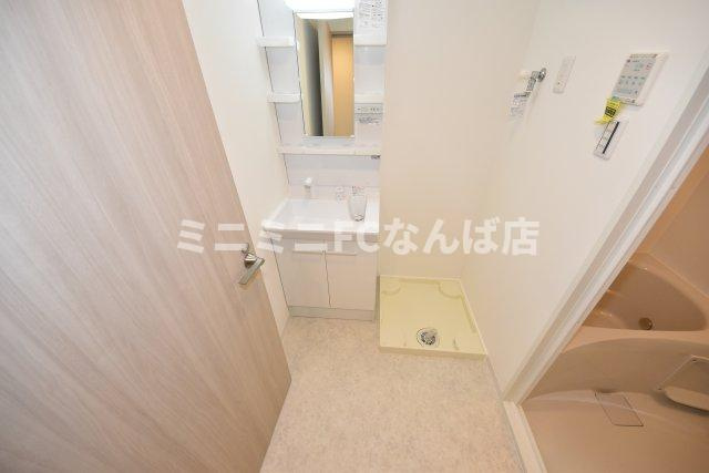 Alivis新町の独立洗面台