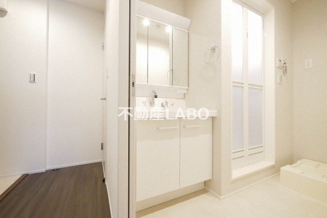 Maison Blanche Nagaiの洗面所