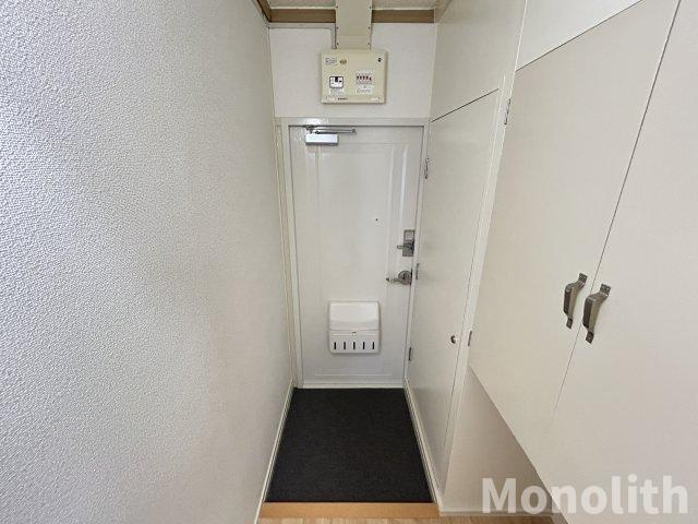 くすの木２号棟の玄関