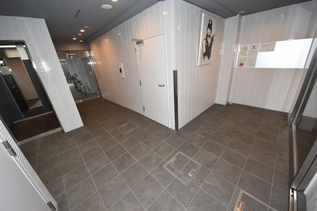 レイオス谷町のエントランス