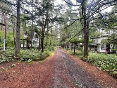 【前面道路含む現地写真】 | 中古戸建　群馬県嬬恋村大字鎌原字湯本　別荘