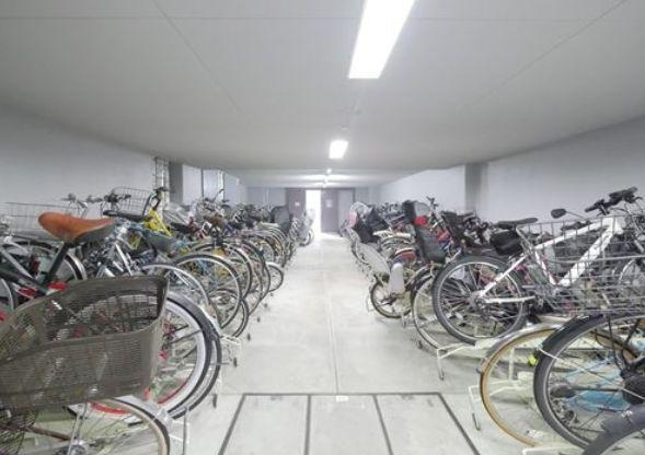 HF銀座レジデンスEASTの駐車場