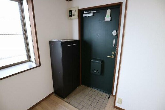 井草誠和館の玄関