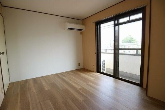 井草誠和館の居間・リビング