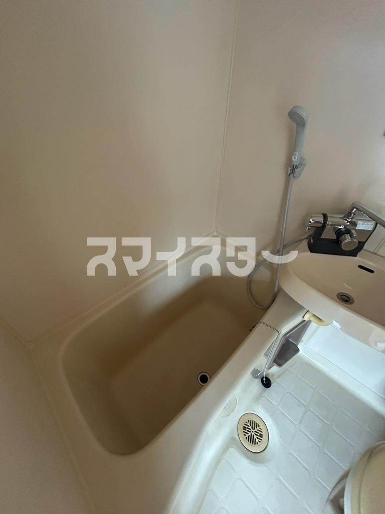 青梅市滝ノ上町のアパートの浴室