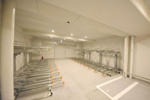 アーバンコア月島の駐車場