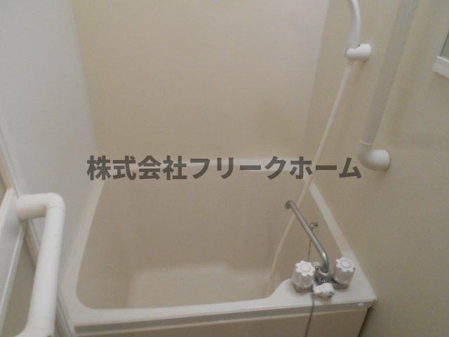 武蔵野市中町３丁目の賃貸マンションの浴室