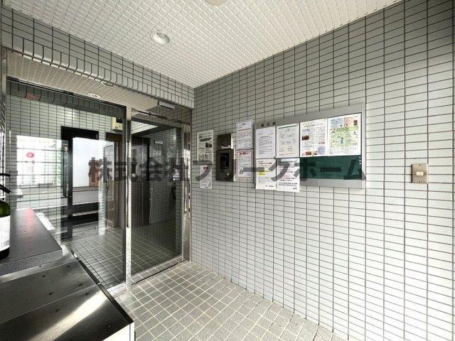 武蔵野市中町３丁目の賃貸マンションのロビー