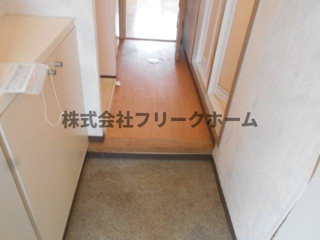 武蔵野市中町３丁目の賃貸マンションの玄関