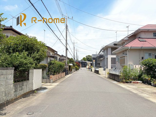 牛久市南20期　新築戸建て　1号棟の前面道路含む現地写真|『今から見たい！』大歓迎です♪
お気軽にＲ－ｈomeまでお問い合わせください。