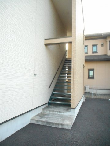 ハイネのエントランス|毎日通るエントランスはこのようになっています