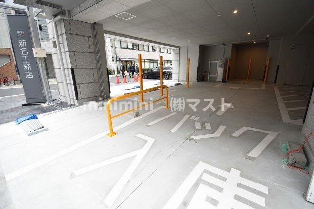 アヴェニール北浜の駐車場