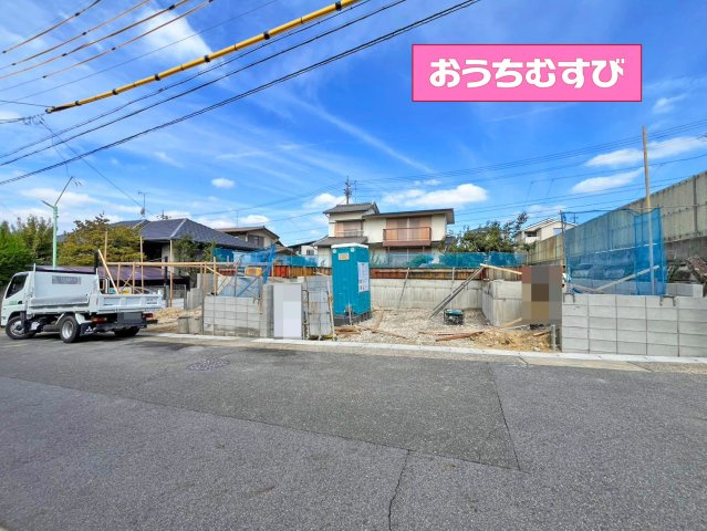 名東区極楽3217②(全2棟)の前面道路含む現地写真