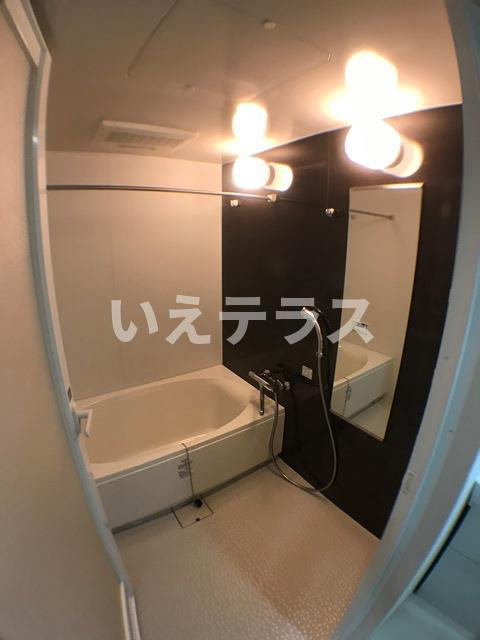 エル・イソベ三宮の浴室