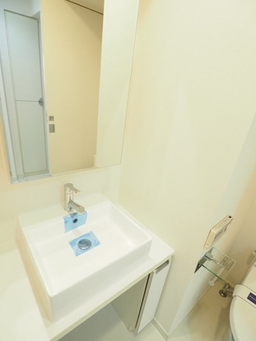 新品家具付きマンション高田6(KaGood東京)の独立洗面台