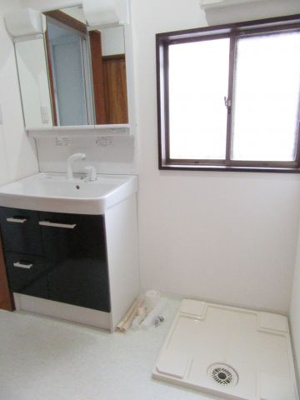 【設備】 | 小金井市本町4丁目貸家 | 洗濯機置場