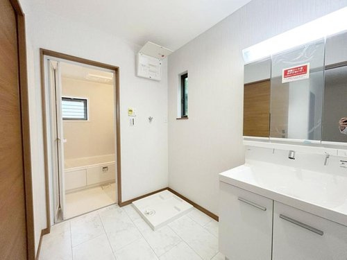 笠屋町新築戸建B号地の独立洗面台