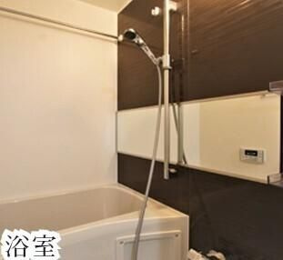 ラフォート上野根岸の浴室