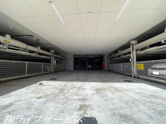 【駐車場】 | ネバーランド北大阪 | 敷地内駐車場