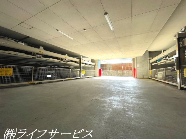 【駐車場】 | ネバーランド北大阪 | 敷地内駐車場