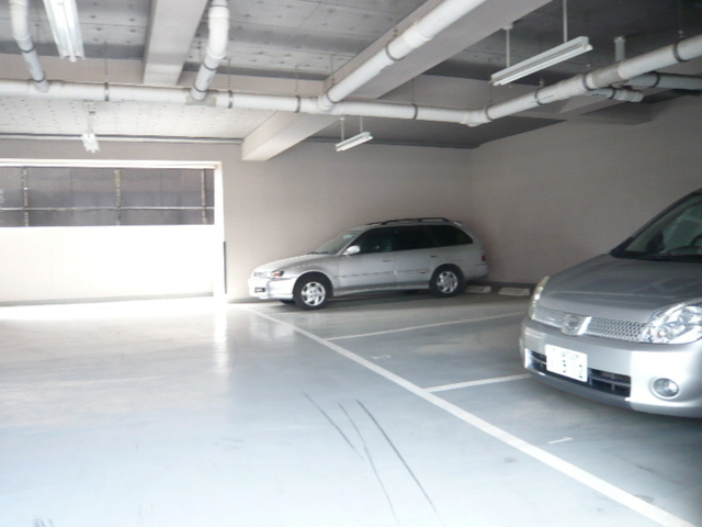【駐車場】