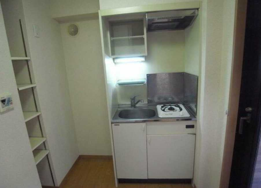 アピス三軒茶屋　LUUP導入　角部屋　オートロックのキッチン