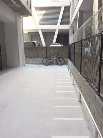 MODERN PALAZZO天神AXIA　舞鶴小学校区の駐車場|MODERN PALAZZO天神AXIA