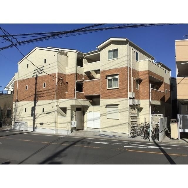 横浜市旭区さちが丘のアパートの外観