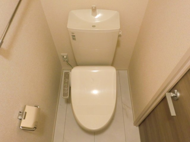 Ｄ－ｒｏｏｍ尾頭橋Ａのトイレ|コンパクトで使いやすいトイレです