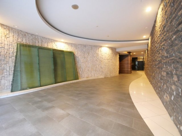 SERENiTE本町エコートのロビー