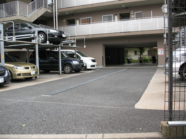 【駐車場】