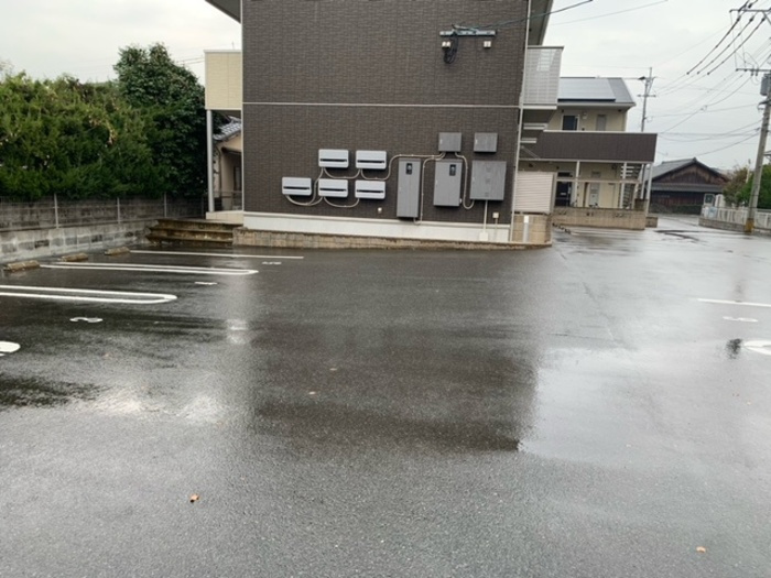 アモリール津福　A棟の駐車場
