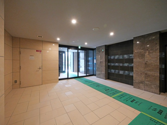 プレサンス東小橋エレディータのロビー