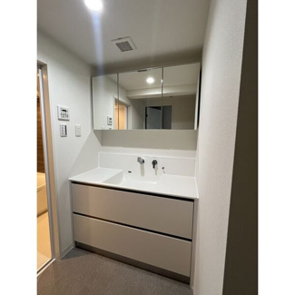 【洗面所】 | THE UNDERZ SUITE RESIDENCE