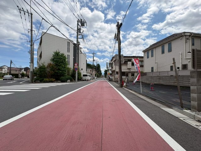 中野区江原町1丁目　建築条件無し売地の前面道路含む現地写真|現地写真

現地ご見学希望・資料請求などお気軽にお問い合わせ下さい！
03-5990-5201