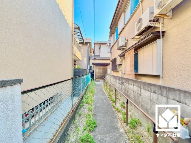 西宮市甲子園町の外観|阪神本線「甲子園」駅まで徒歩11分、阪神本線・阪急今津線「今津」駅まで徒歩21分の立地。