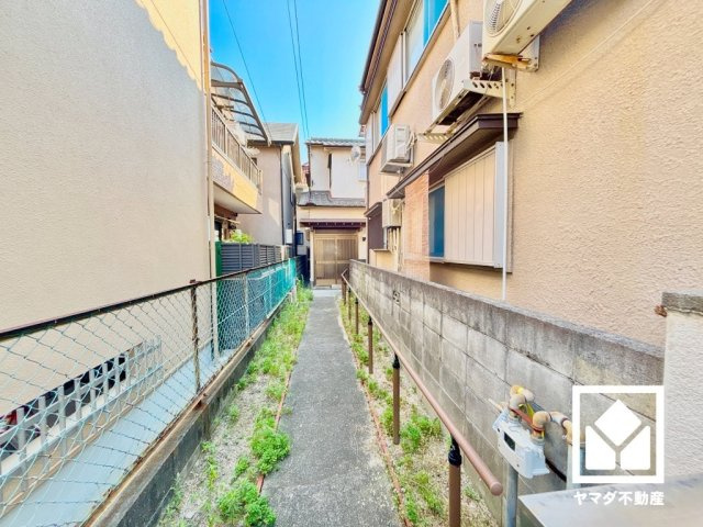 西宮市甲子園町の外観|事前にご予約頂きましたら、営業時間外のご案内等も可能です。