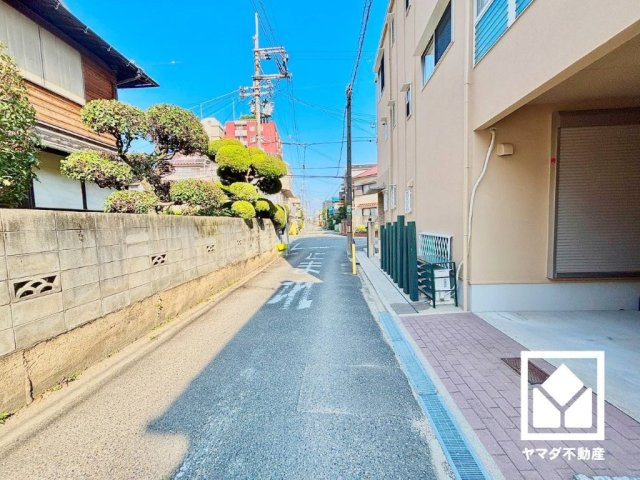 西宮市甲子園町の前面道路含む現地写真|ライフプランに沿った間取りや仕様を実現することができます。