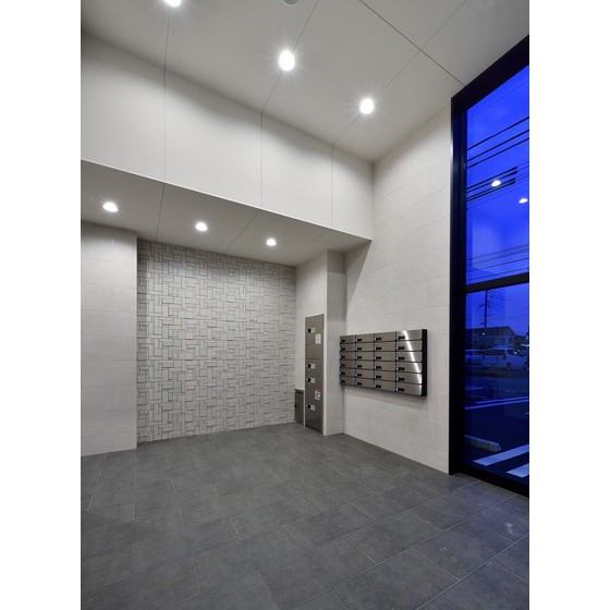 熊本市中央区八王寺町の賃貸マンションのエントランス