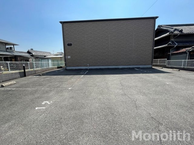 シャインコートの駐車場
