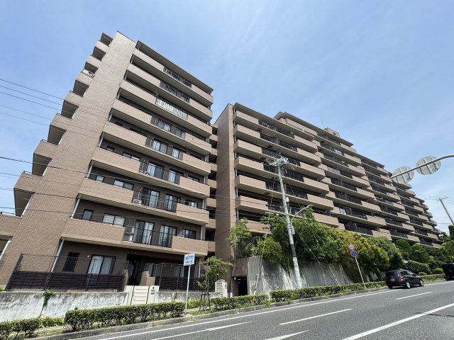 東急ドエル・アルス明石朝霧台の外観