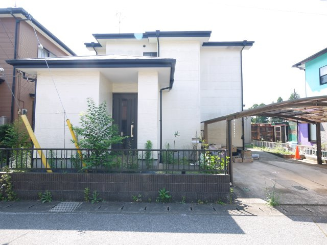 山武市埴谷　中古戸建の外観|平成12年6月築　４LDK カーポート2台 残地物撤去 草刈中 閑静な分譲地内