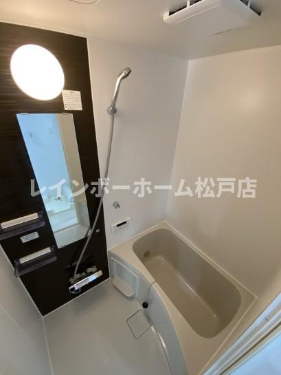オークランド馬橋　特典：仲介手数料が無料です!!の浴室|コンパクトで使いやすいお風呂です