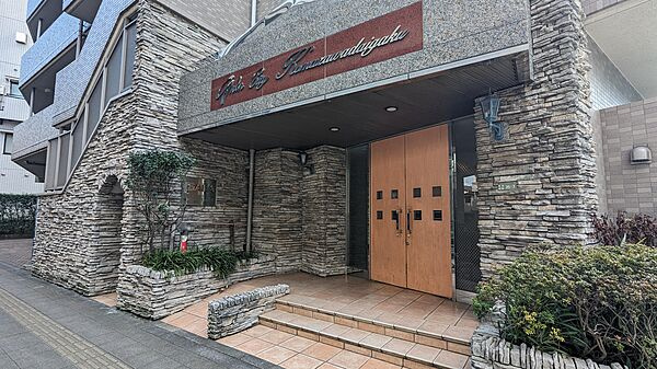 【エントランス】ガラ・シティ駒沢大学