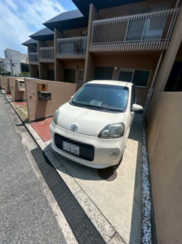 仁川サニーコートの駐車場