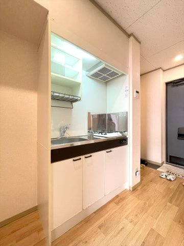 クライン・イルのキッチン|※左右反転・別室の写真になります。